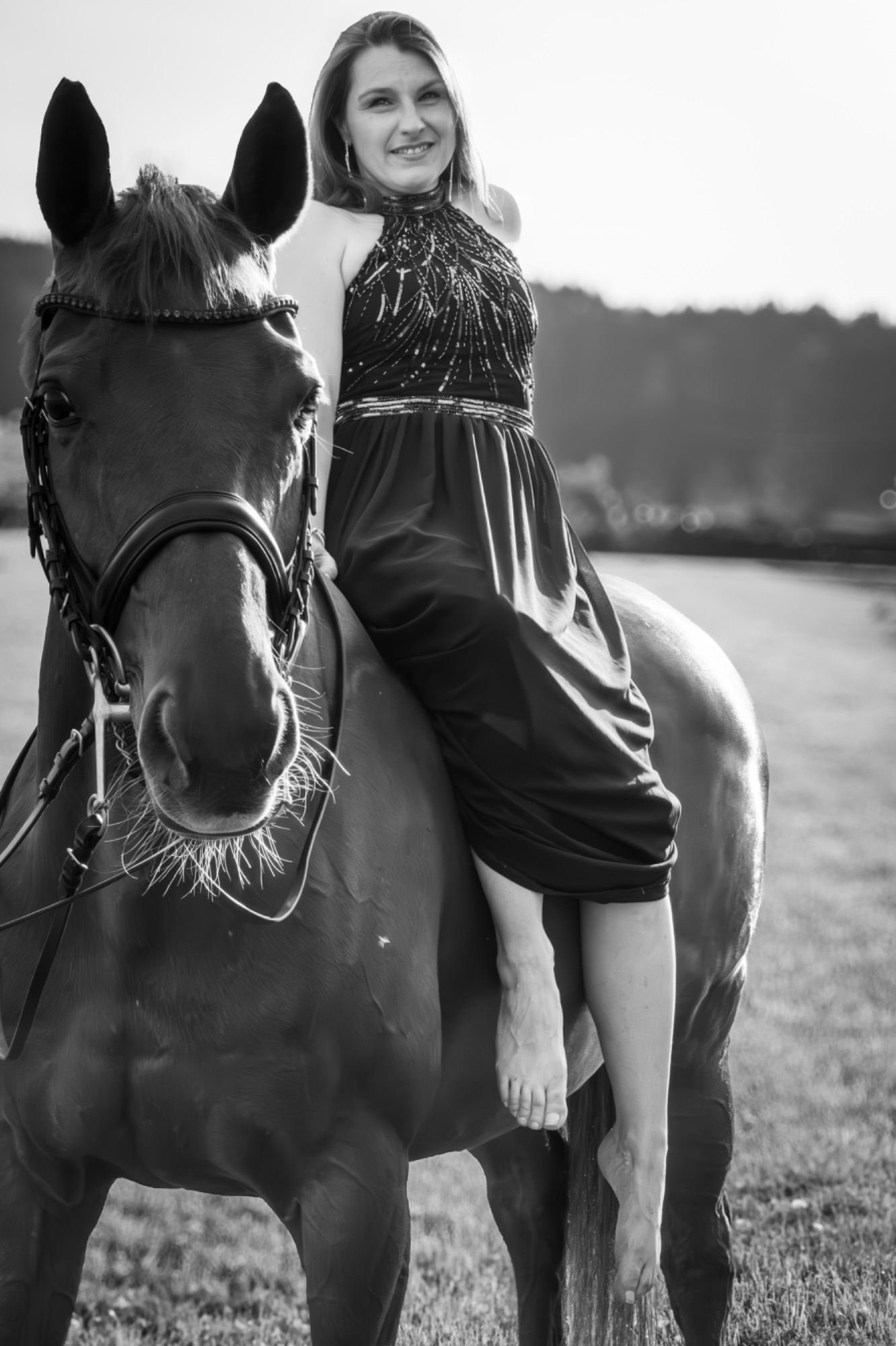 Cooles Portrait auf Pferd - Schwarz-Weiß, Fotografie Allgäu, Caro's Fotostüble Allgäu