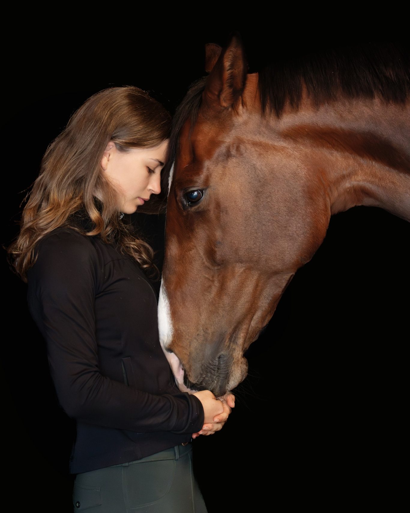 Verbundenheit mit Mensch und Pferd in Studio Fotografie Allgäu, Caro's Fotostüble Allgäu