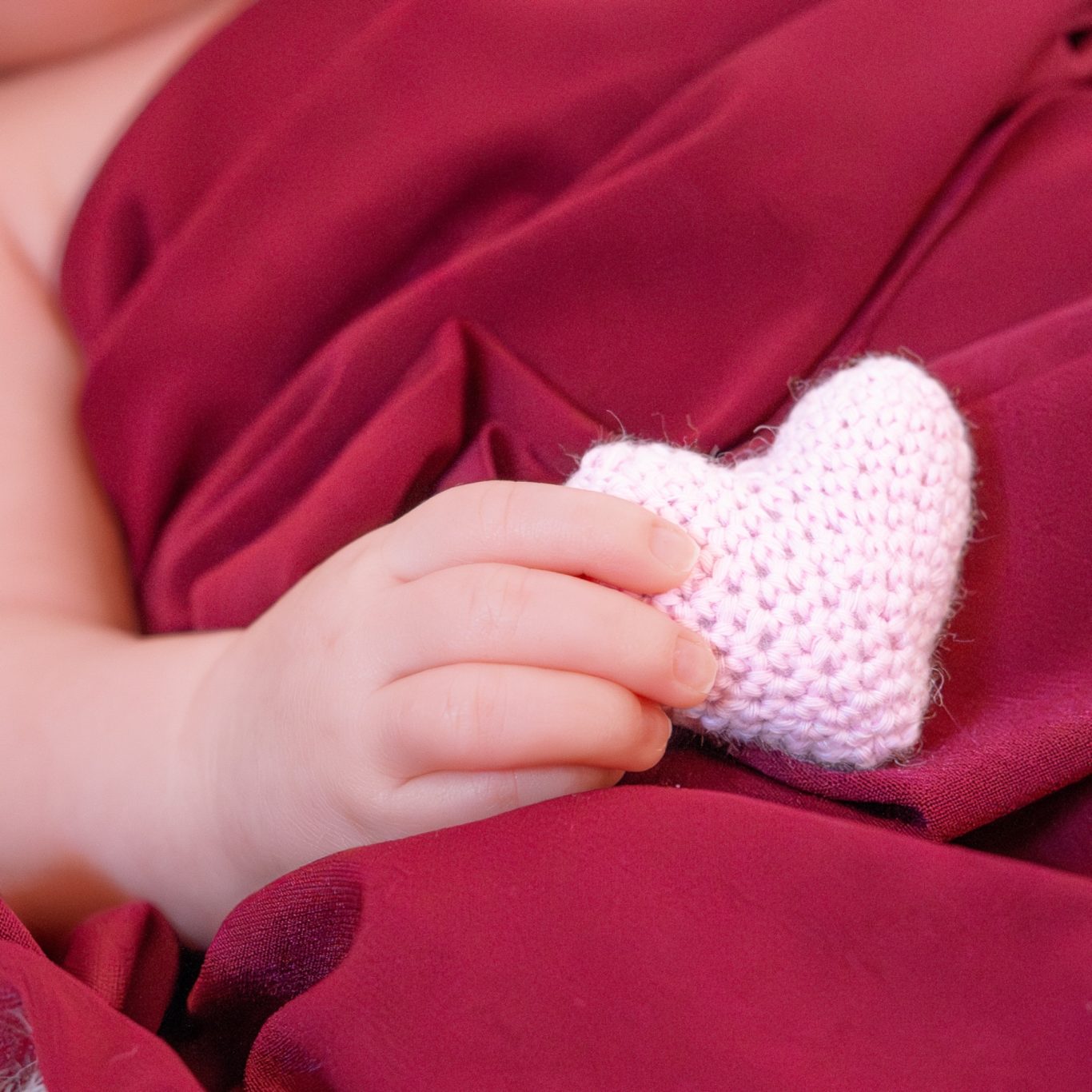 Baby Foto Hände Detail Herz Fotografie Allgäu, Caro's Fotostüble Allgäu